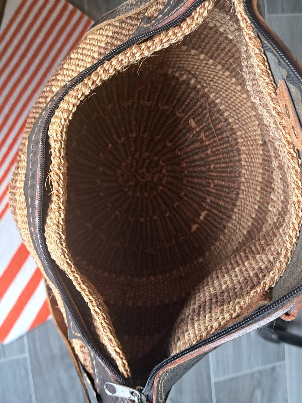 VTG Sisal leather crossbody bucket bag hand tooled Handbag rustic Bohemian Artsy - Picture 11 of 16